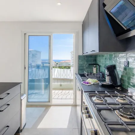 Jeanne Darc - Spacieux, 6 Personnes, Vue Mer, Terrasse, Familial Apartment Antibes